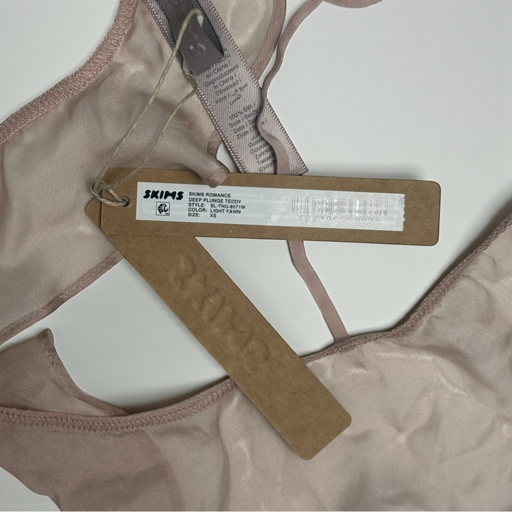 SKIMS Romance Deep Plunge Teddy | Light Fawn 🤍✨ XS | NWT - Picture 7 of 8